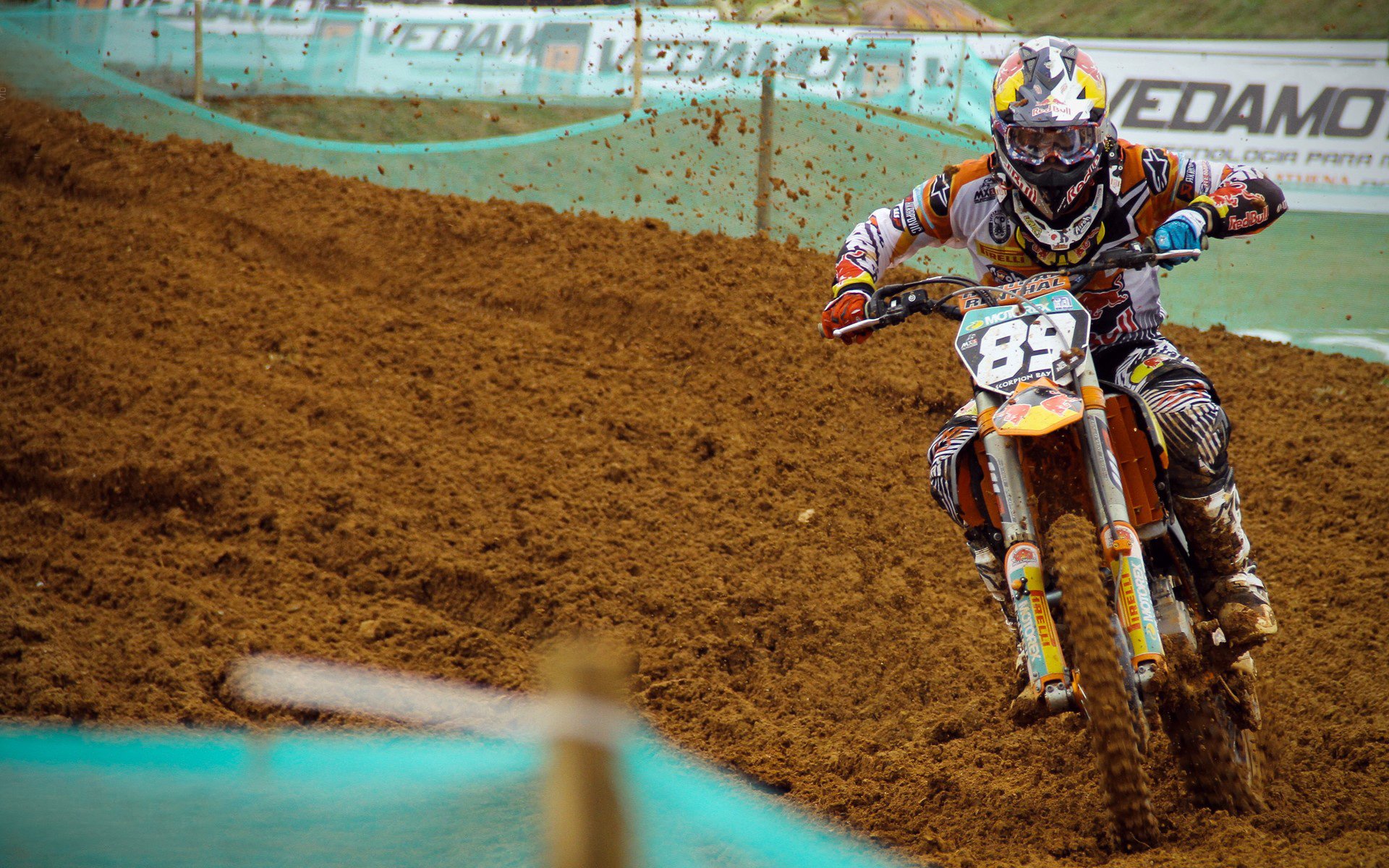 米兰体育在线下载-青少年足球教练员素质全面提升，带动行业整体水平提升，青少年足球教练员应该具备哪些基本素质